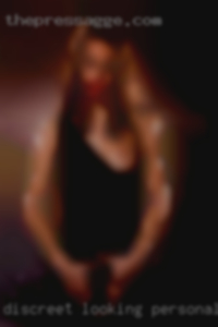 Discreet looking personals for the first date from The Villages Florida.